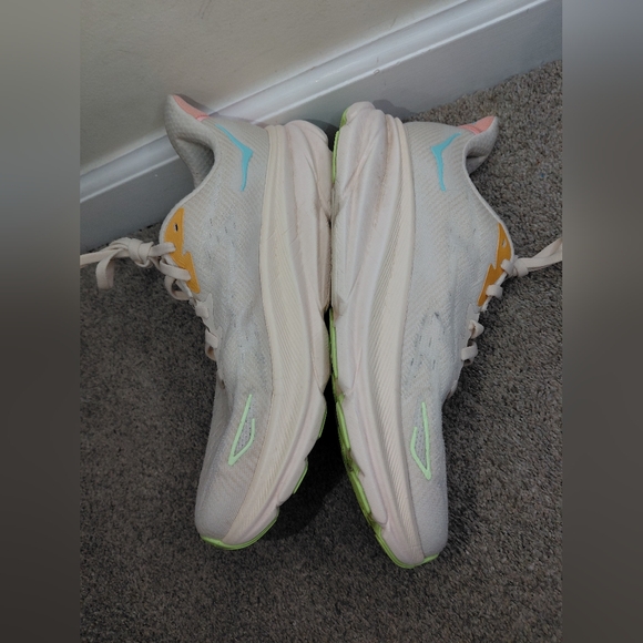 HOKA One One Clifton 9 Women's Size 7.5B  Vanilla Astral Running Shoes - Picture 7 of 10